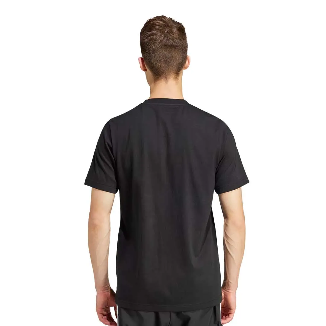 adidas - Herren T-Shirt mit aufgedrucktem Abzeichen-Motiv (IS2864)