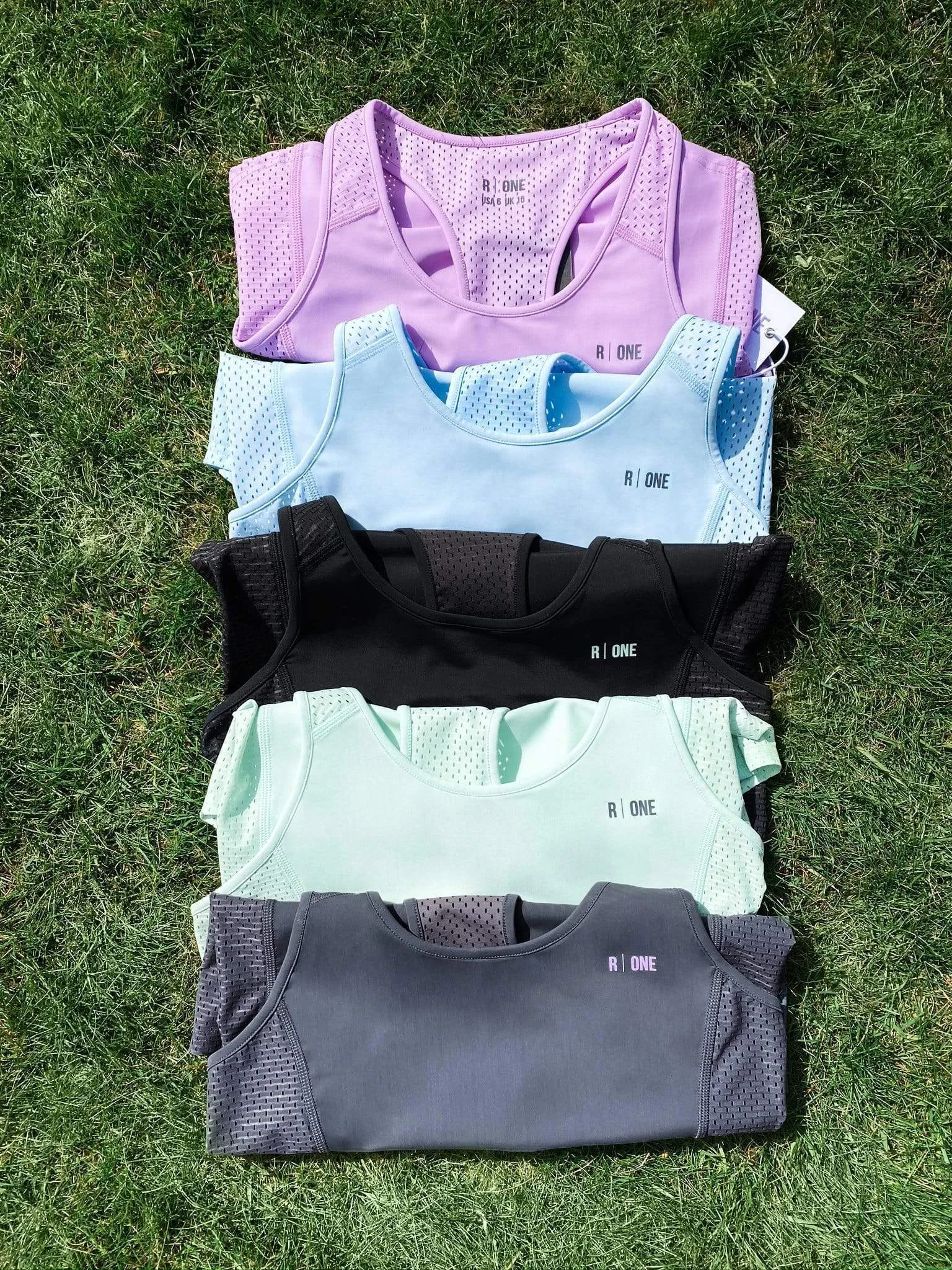B-Confident Sportweste aus recyceltem Material | Kühles Blau