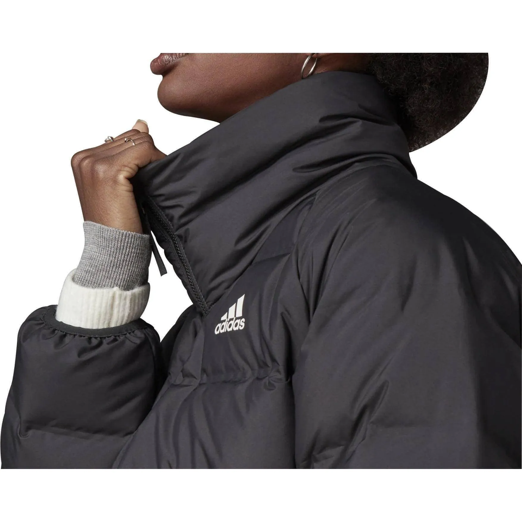 Bekleidung Adidas Damen adidas Helionic Relaxed Fit Daunenjacke für Damen - Schwarz