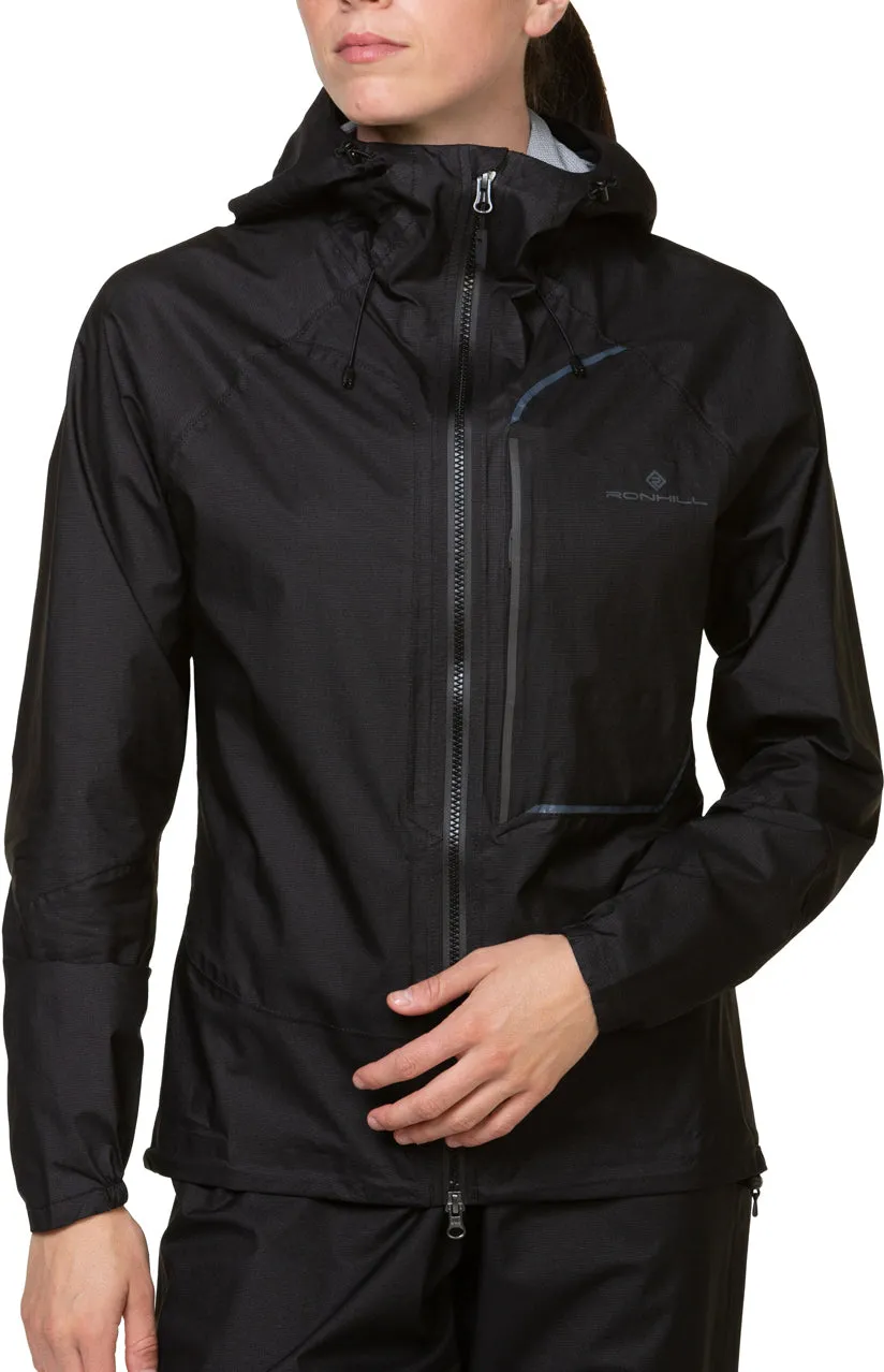 Bekleidung Ronhill Damen Ronhill Tech Fortify Wasserdichte Laufjacke für Damen - Schwarz