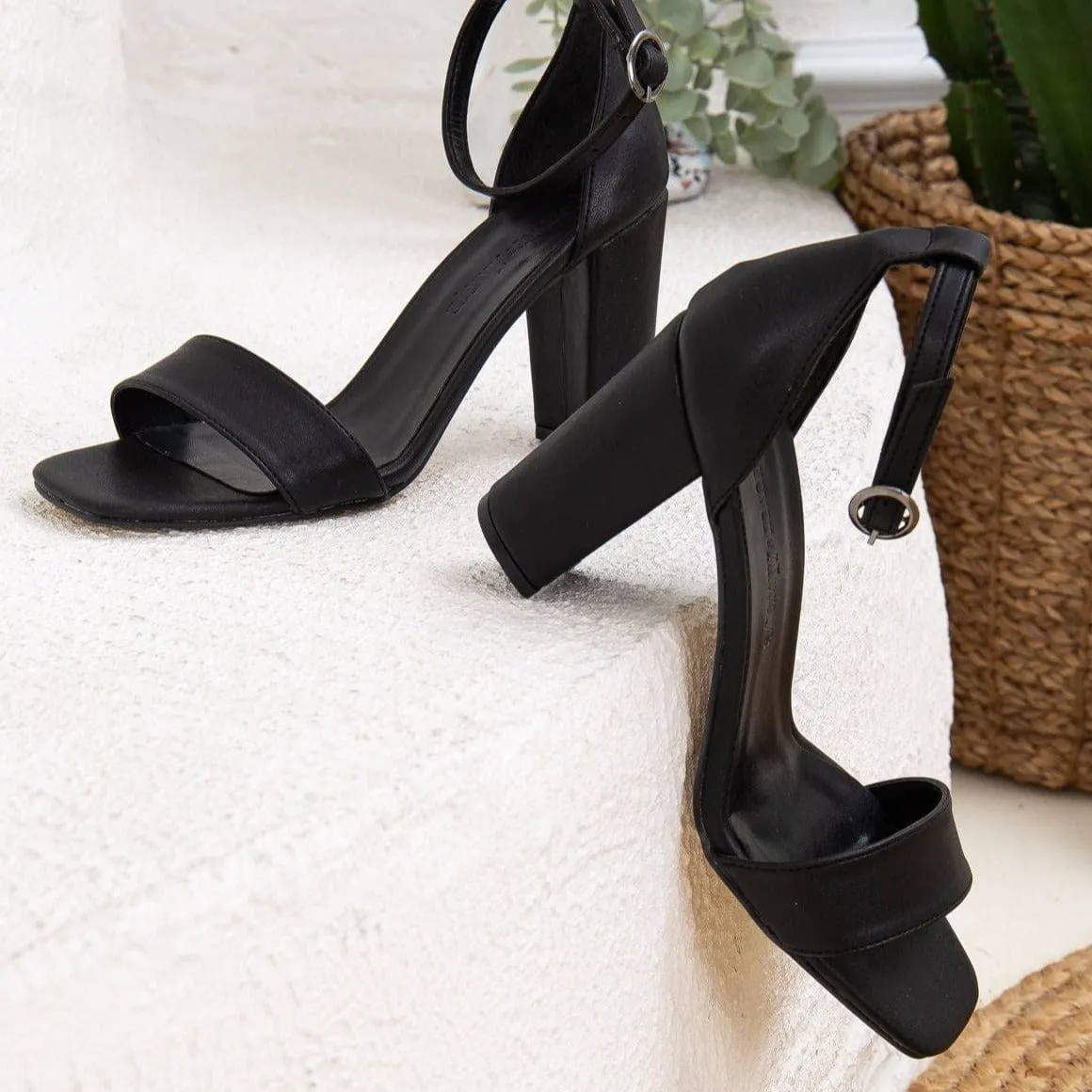 Jess Open-Toe Block Absatz Vegane High Heels | Schwarz