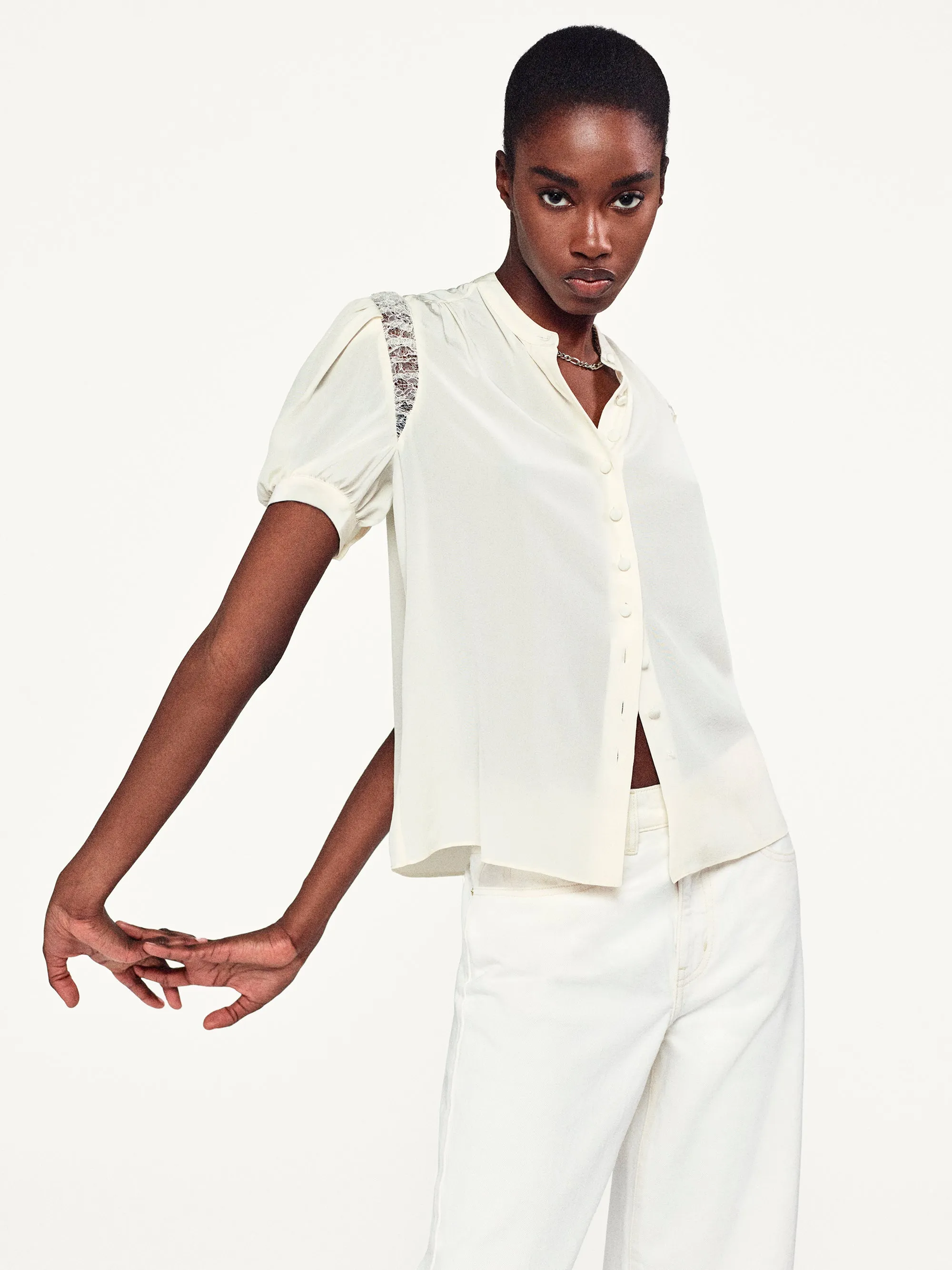 Spitzen-Schulter-Einsatz-Bluse -- Creme