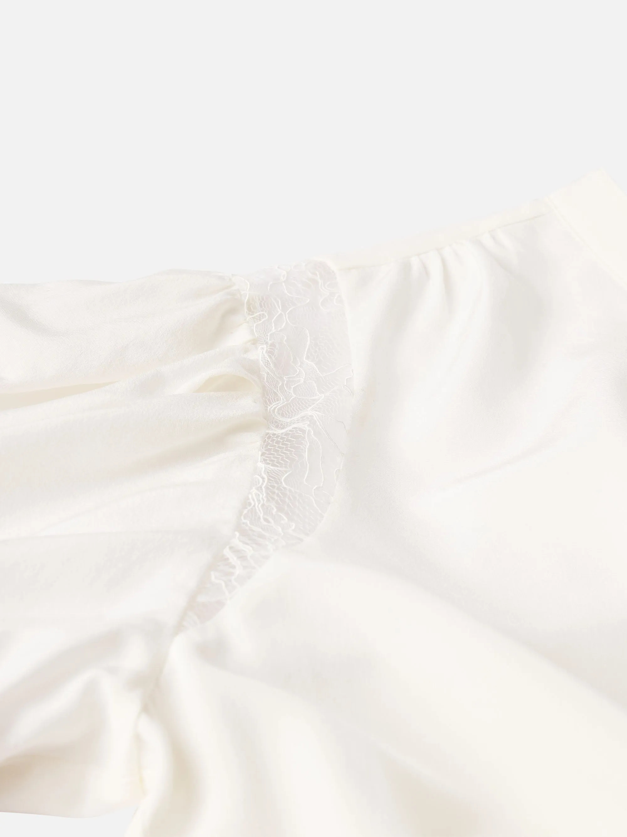 Spitzen-Schulter-Einsatz-Bluse -- Creme