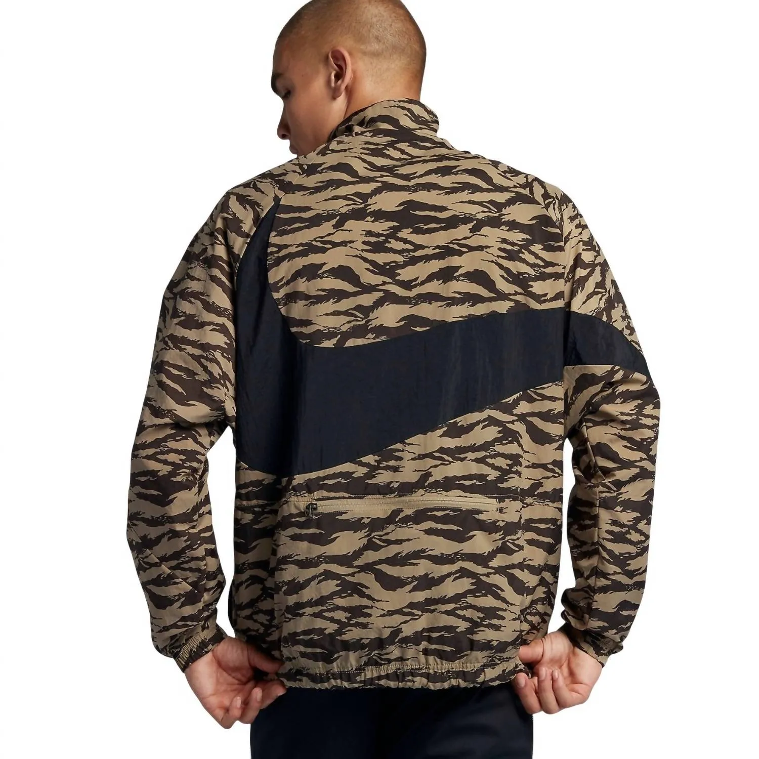 Herren Swoosh Half Zip Windrunner Jacke in Khaki Camo