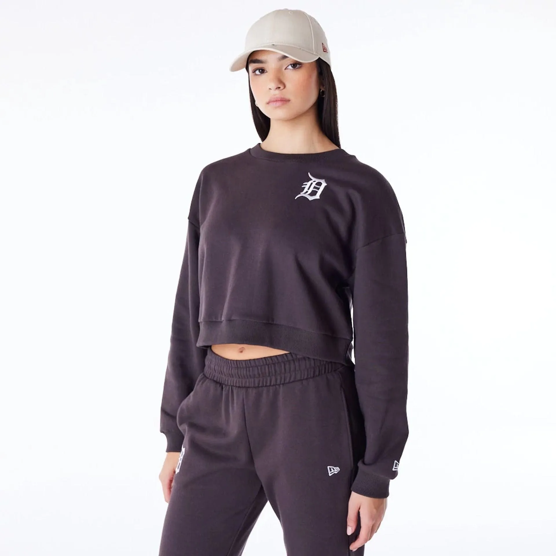 New Era Sweatshirts und Hoodies Detroit Tigers Damen MLB League Essential Dunkelbraun Crop Crewneck Sweatshirt