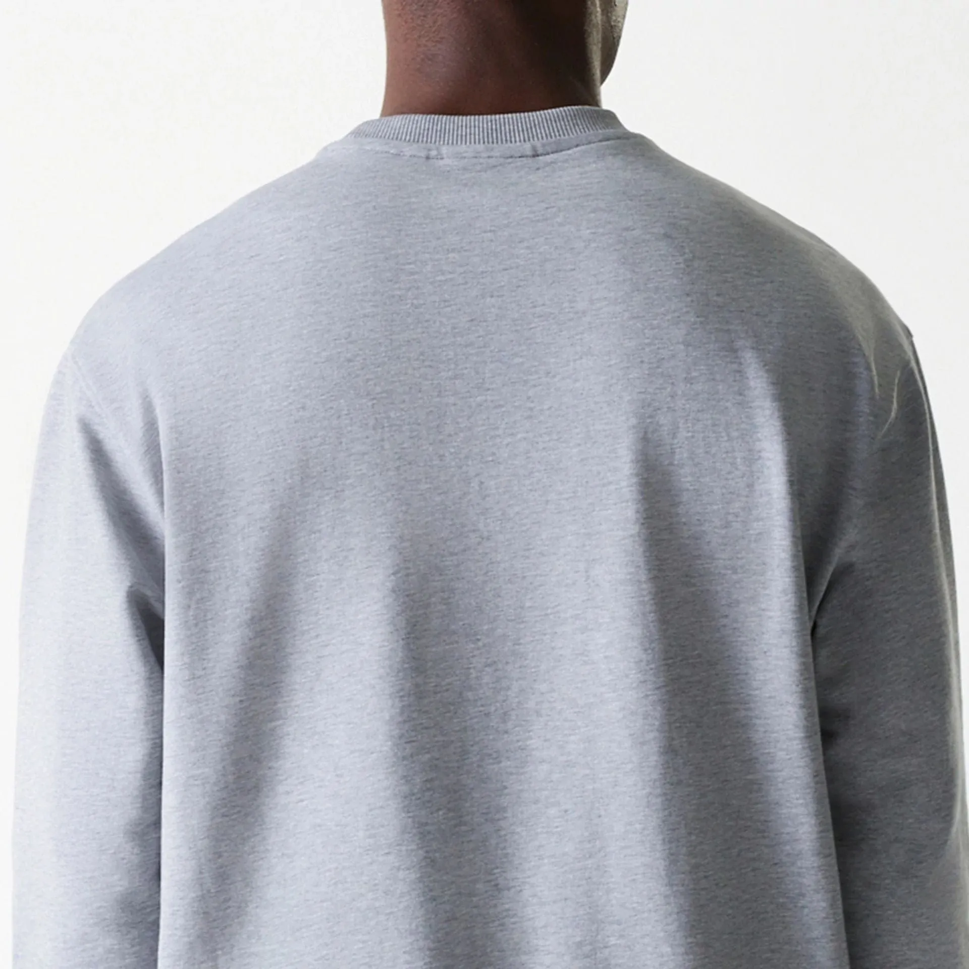New Era Sweatshirts und Hoodies New York Yankees MLB League Essential Midi Grau Übergroßer Crewneck Pullover