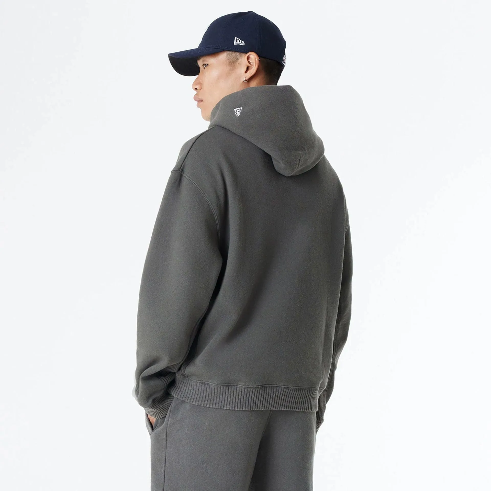 New Era Sweatshirts und Hoodies New York Yankees Übergroß Essential Dunkelgrau Übergroßer Pullover Hoodie