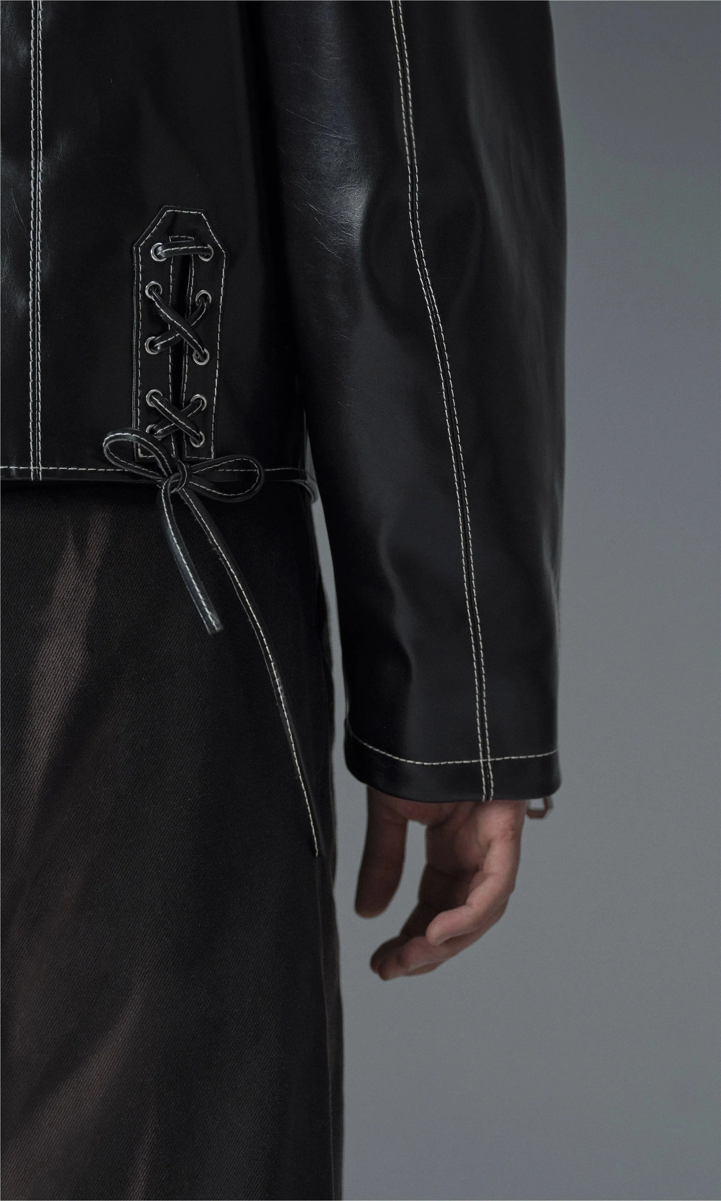 Robin Unisex Vegane Oliven-Lederjacke | Schwarz
