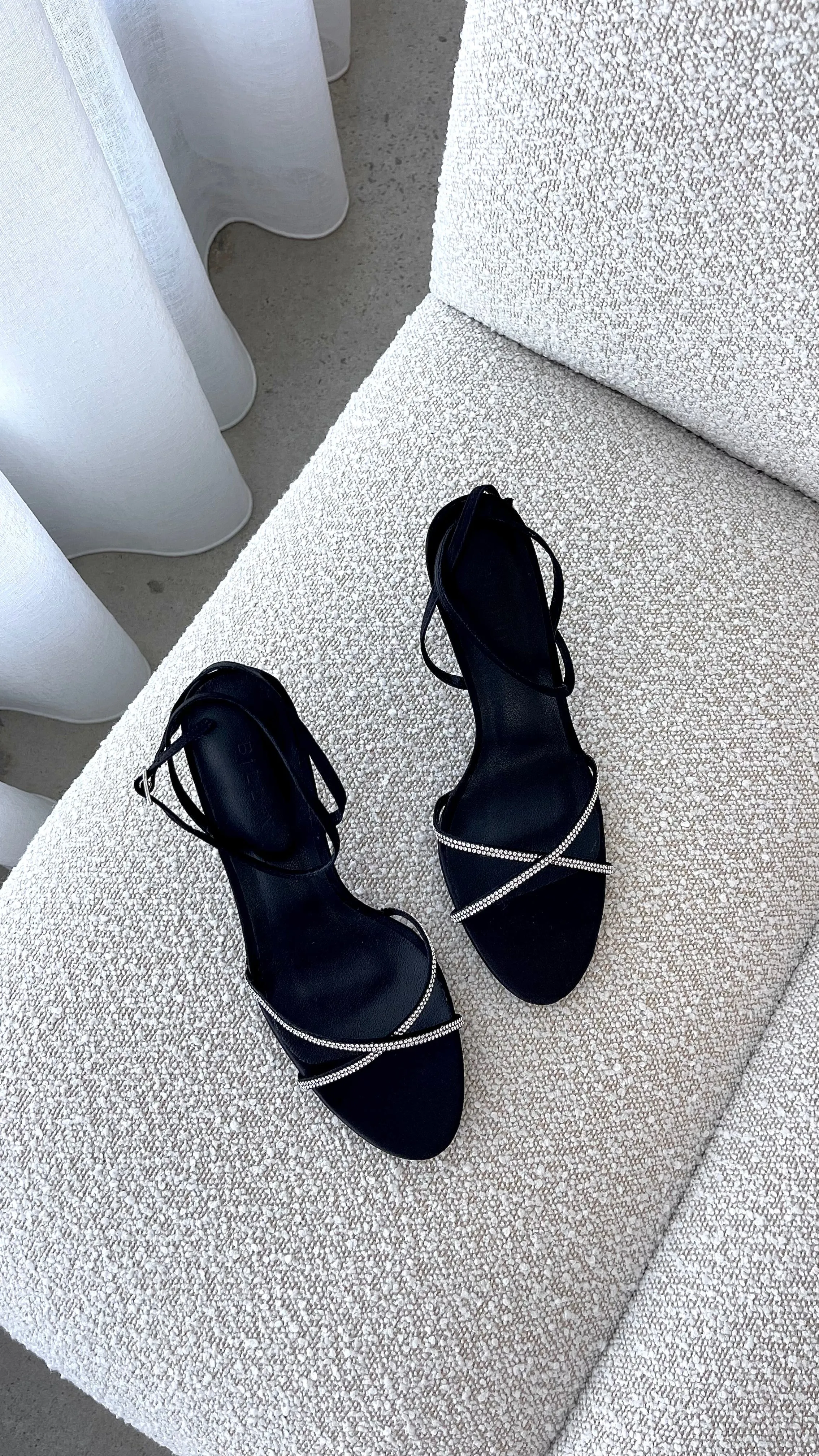 Vixin High Heels - Schwarzer Satin mit Diamantbesatz